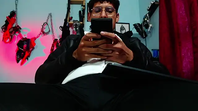 dom2travelersss Webcamshow