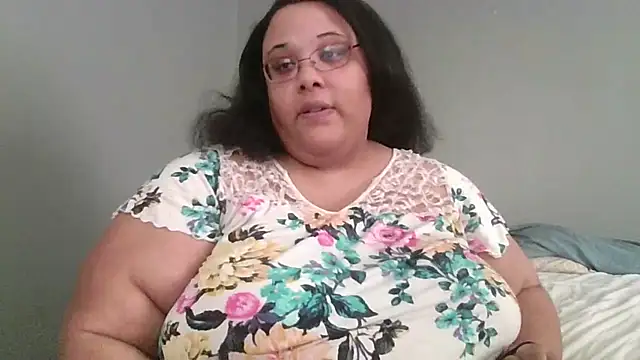 SexyBBW10790's Webcam Show