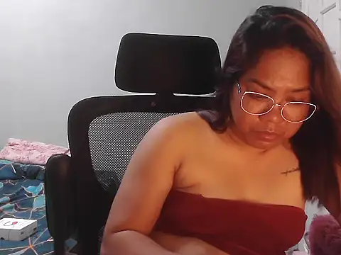 kinky_jewel Pertunjukan Webcam