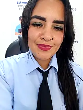 Chat +18 de MAYE__13 ao vivo