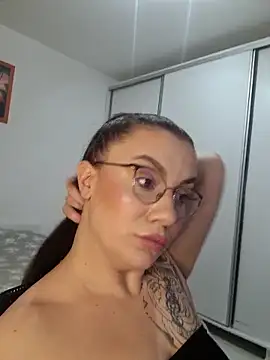 ElaraMystx Webcam show