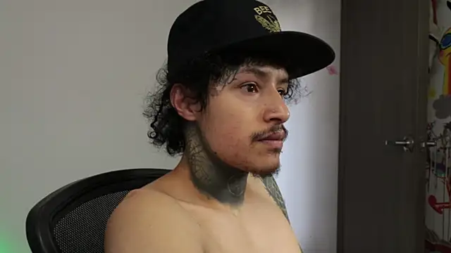 trieone 现场XXX聊天