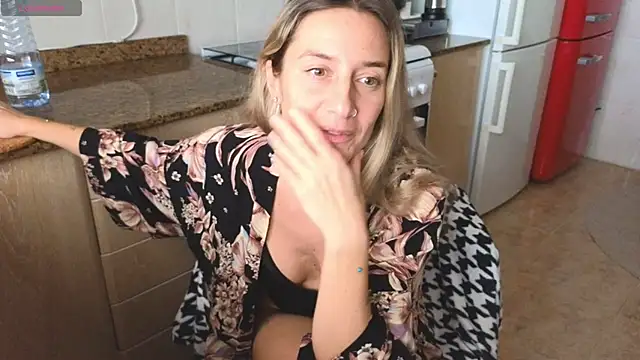 Lunamix's Webcam Show