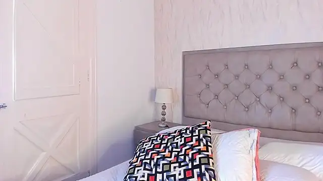 Sienna_brunette 即時 XXX 聊天