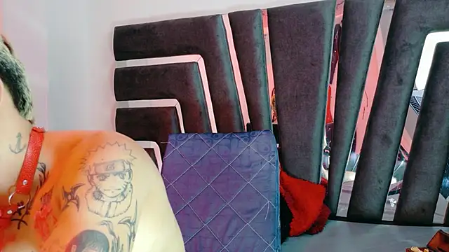 Show modela AliceandMax na web-kameri