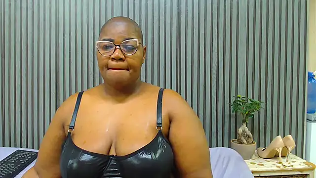 ROYALASS25 live XXX chat