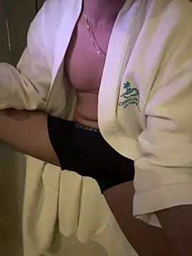 boyhigh1997 在線直播表演