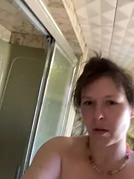 CUMFOREVERY1nTitTiES2's Webcam Show