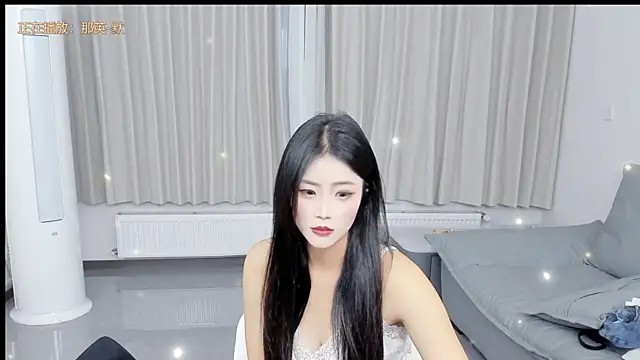 Momolith_616 即時 XXX 聊天