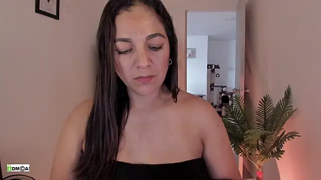 urcute_kitten's Live XXX Chat