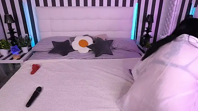 Вебкам-шоу LittleShyy