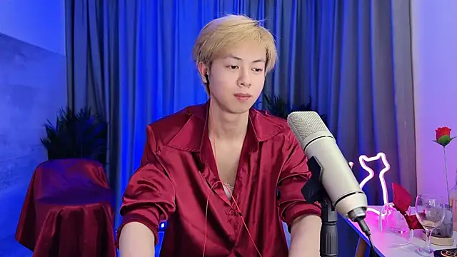 hafabva: διαδικτυακό σόου στην κάμερα