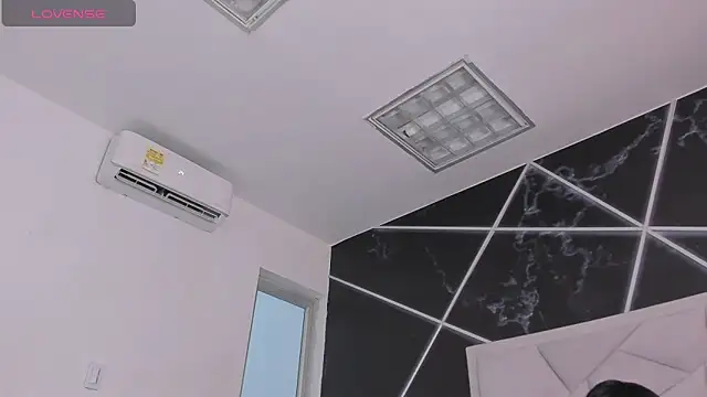 Pokazy przed kamerką – AerumChae