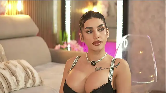 AmyBlair Adlı Modelin Canlı XXX Sohbeti