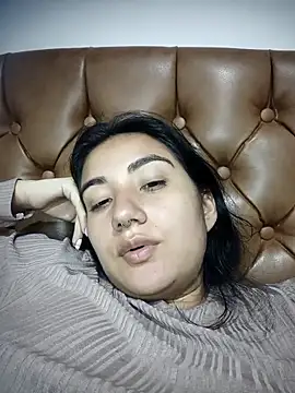 Chat +18 de Hellen_Alex ao vivo