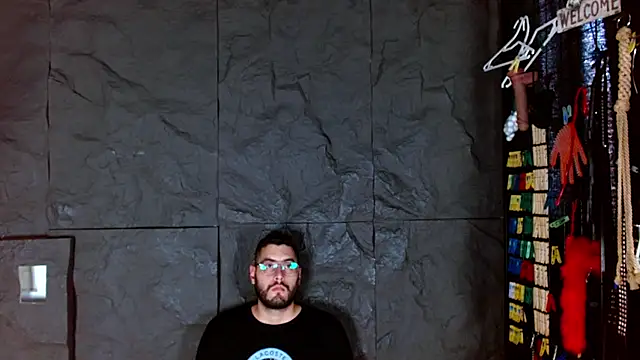 Chat +18 de Master_kratos_and_Megan ao vivo