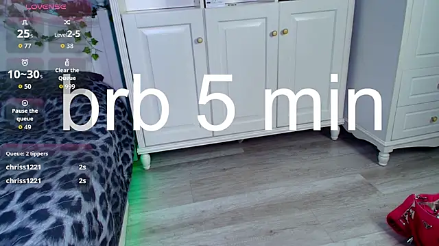 Chat XXX en directo de madina_kelly