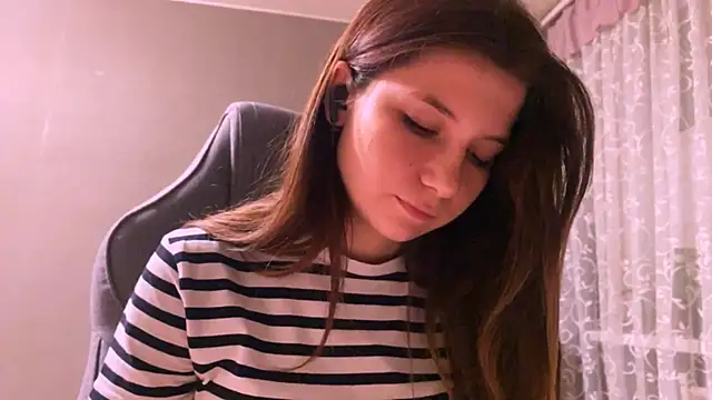 Chatroom XXX en direct de LunnaBliss