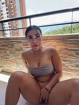 emma_andrew1 Show in webcam