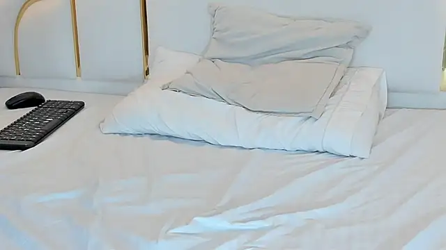 Онлайн чат XXX naughtyrose_vc