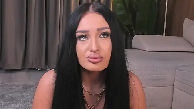 EmeraldKat live XXX chat