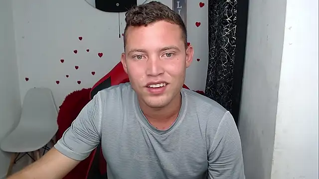 sven_fox723 Adlı Modelin Web Kamerası Şovu