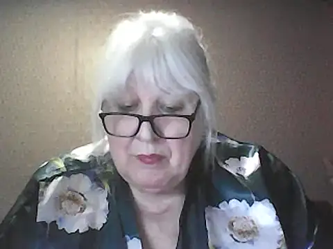 Alexia64231 即時 XXX 聊天