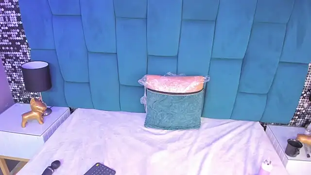 reze_chaw's Live XXX Chat