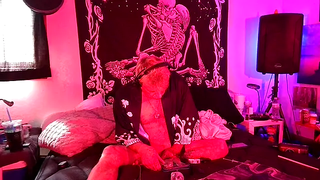 Show modela whitehole4bbc252 na web-kameri