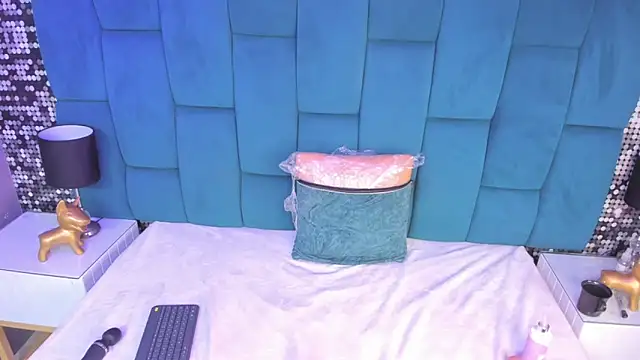 reze_chaw's Live XXX Chat