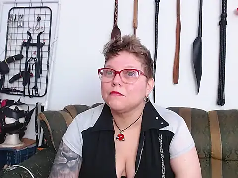 Leah_R Chat XXX live