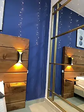 XXX chat uživo modela mahia_queen