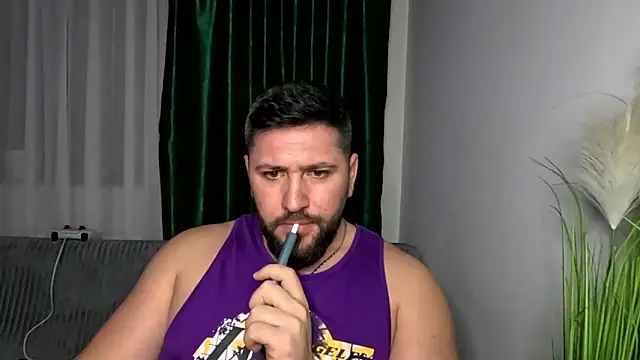 Gold_Alpha_Boy Adlı Modelin Canlı XXX Sohbeti