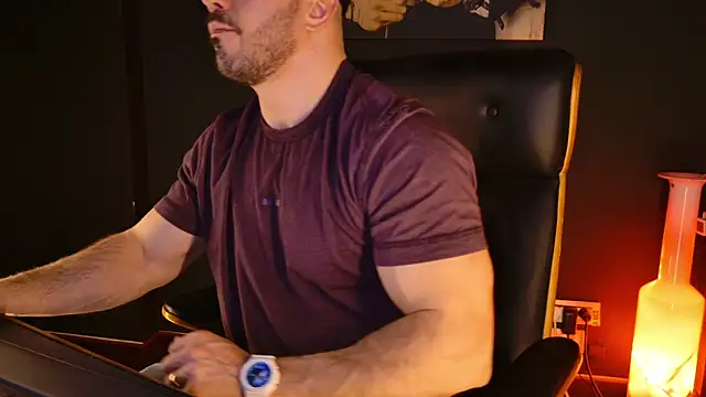 AngeloEric: απευθείας συνομιλία ΧΧΧ