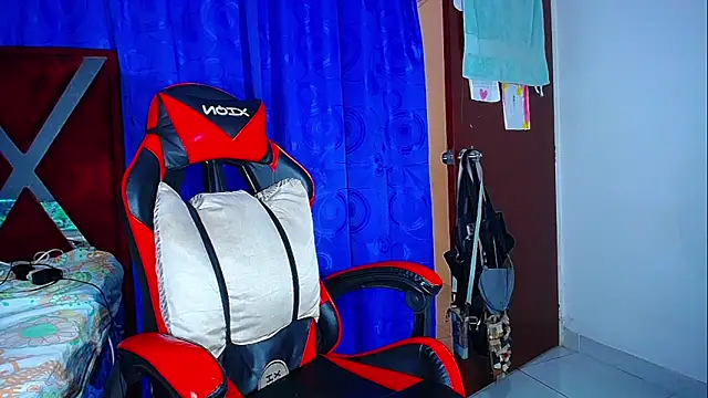 Chat +18 de DanisaBrown ao vivo