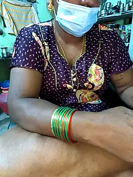 Tamilselviroja- Chat XXX in diretta