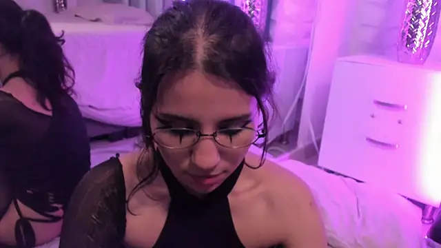 Czat XXX na żywo – HollyPeach