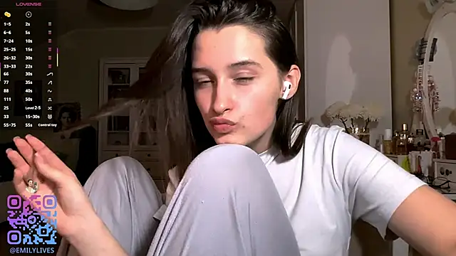 DarlineBrustera 现场XXX聊天