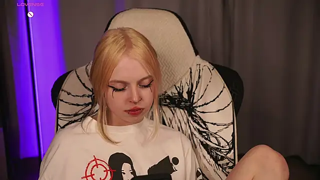 ElvenQueen 即時 XXX 聊天