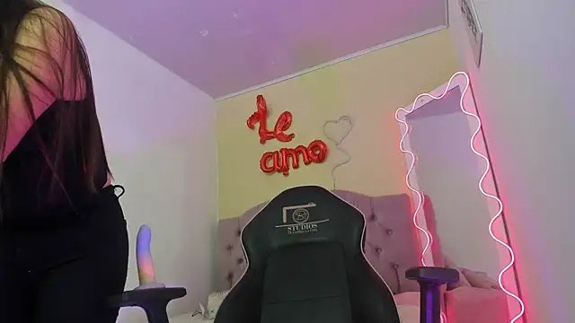 ZAAFIRA_TAY's Live XXX Chat