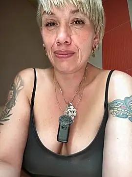 XXX chat uživo modela MARILYNRICHTER