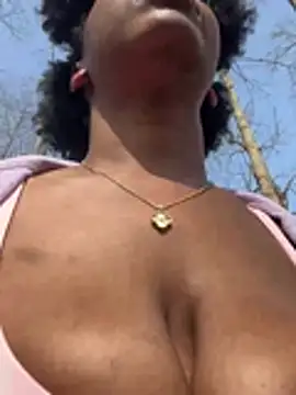 Chat +18 de mochamimi ao vivo