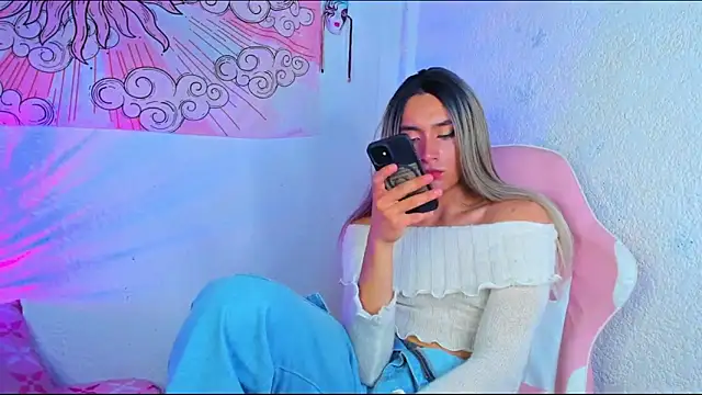 brihanna_cooper Adlı Modelin Web Kamerası Şovu