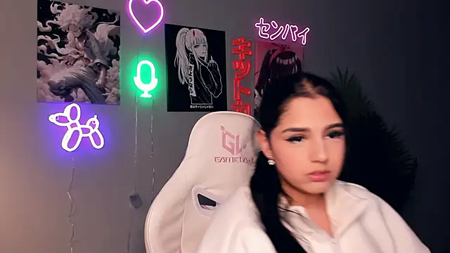 MikaVonner: вебкам-шоу