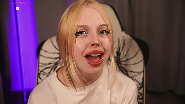 ElvenQueen live XXX chat