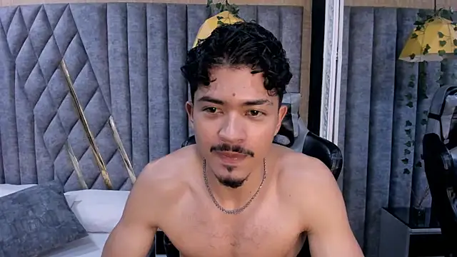 NicolaiKarav: онлайн-секс-чат