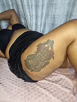 Baeboo83 Adlı Modelin Canlı XXX Sohbeti