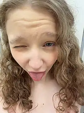 outside_rosy Adlı Modelin Canlı XXX Sohbeti