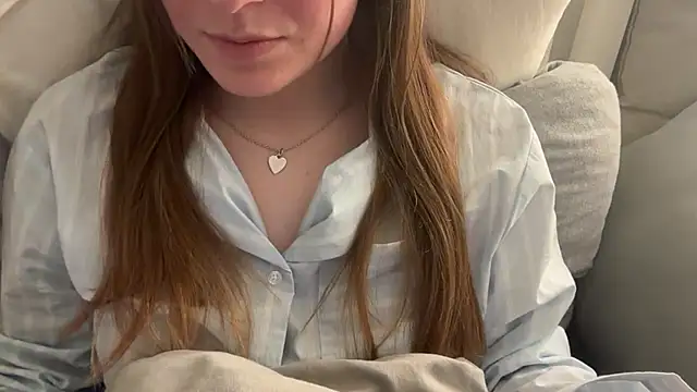 Chat XXX en directo de Lucyschickt