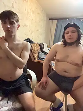 desiredude9: διαδικτυακό σόου στην κάμερα